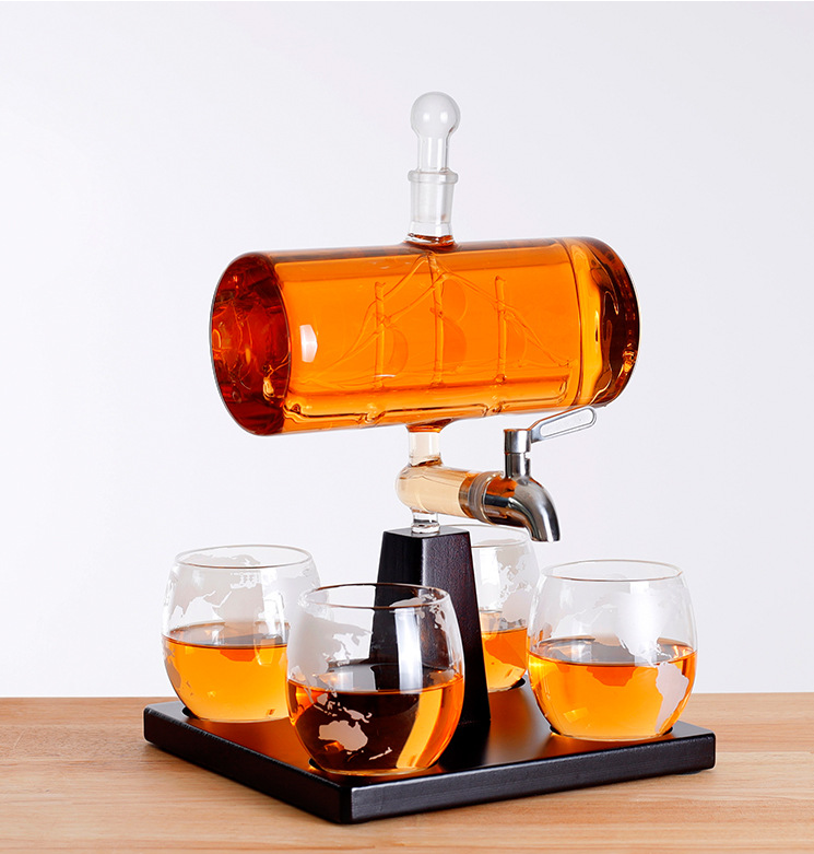 Whiskey Decanter 1100mL(37oz), 4 Glasses and